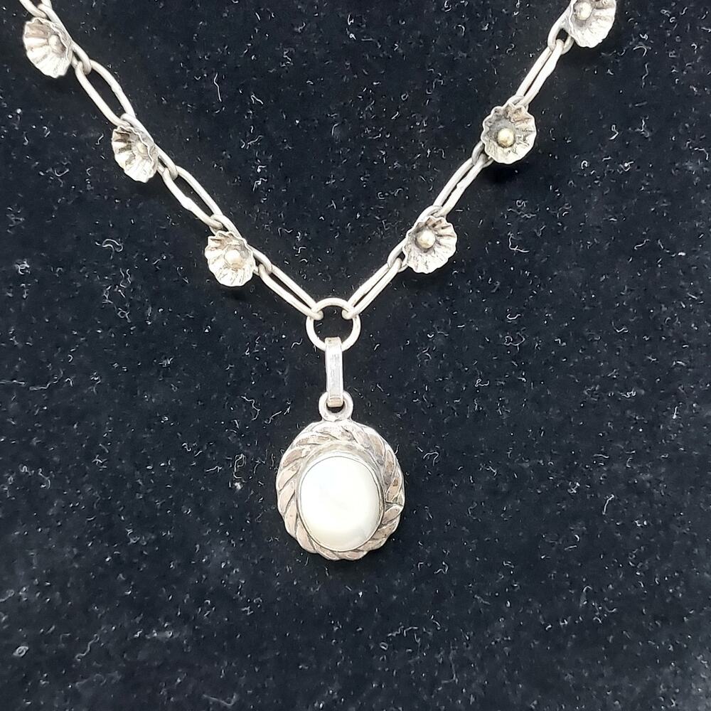 Sterling 925 Necklace Flower Chain Mother of Pearl Cabachon Pendant 18" Marked